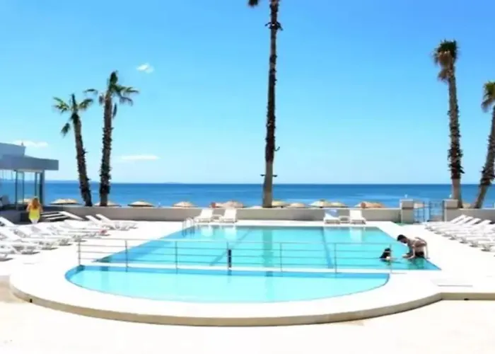 Hattusa Vacation Beach 3* Balıkesir